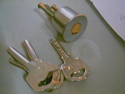 【一字锁头、十字锁头、防火锁头、双排珠锁头、电子锁头】价格,厂家,图片,锁具配件,中山小榄奇盾五金制品厂-